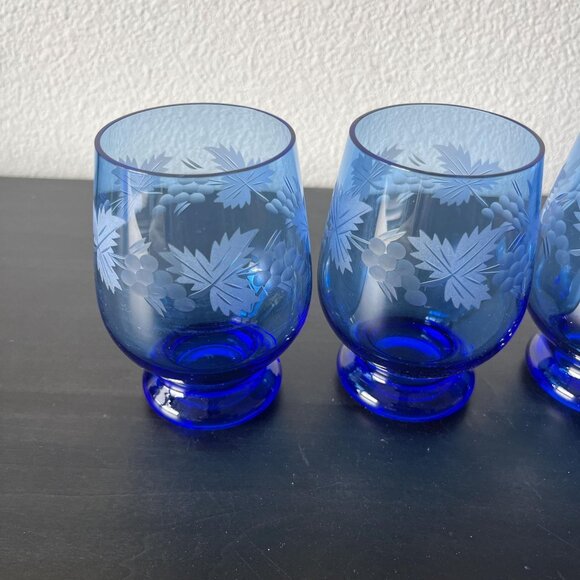Vintage Cobalt Blue Etched Crystal Tumbler Glasses Set of 4 Grapes & Leaves - Picture 2 of 7